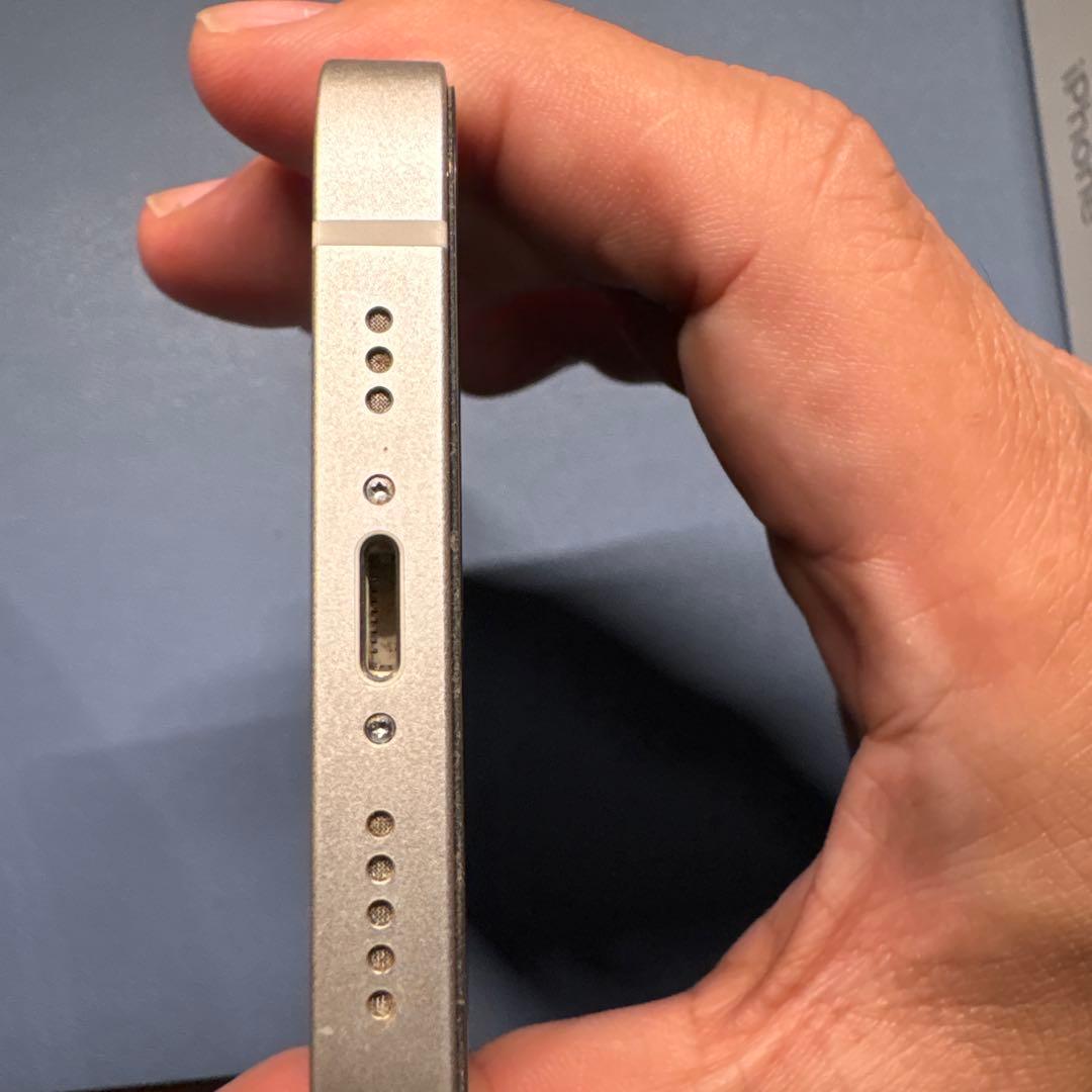 iPhone 13 スターライト 256GB バッテリー85%