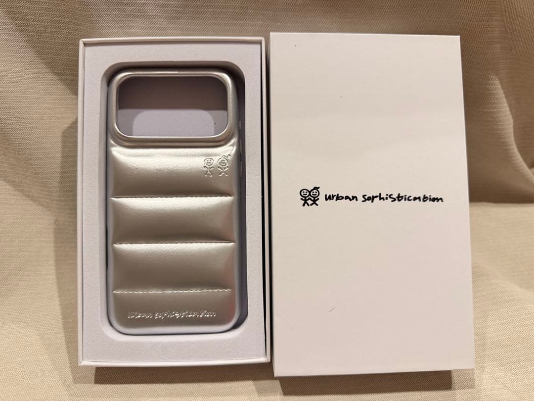 urban sophistication シルバー　iPhoneケース