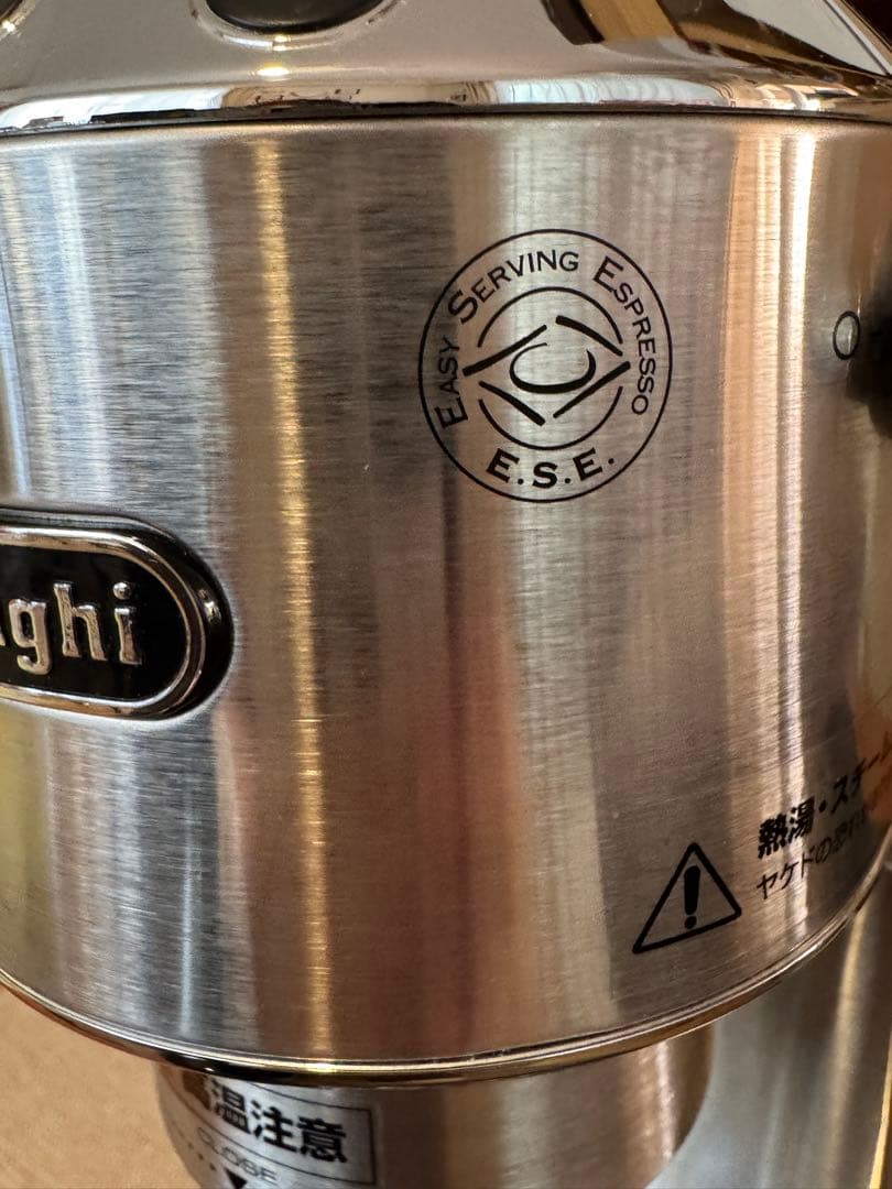 DeLonghiエスプレッソ・カプチーノメーカー EC680M 本体と付属品