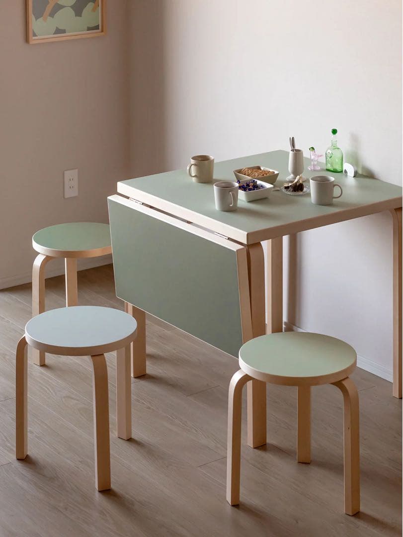 新品未使用Stool 60 3本脚 リノリウム ヴェイパー