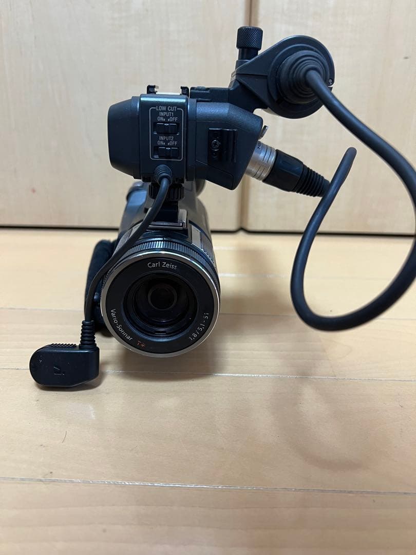 稲*一様 SONY HVR-A1J 付属付 バッテリー 充電器等