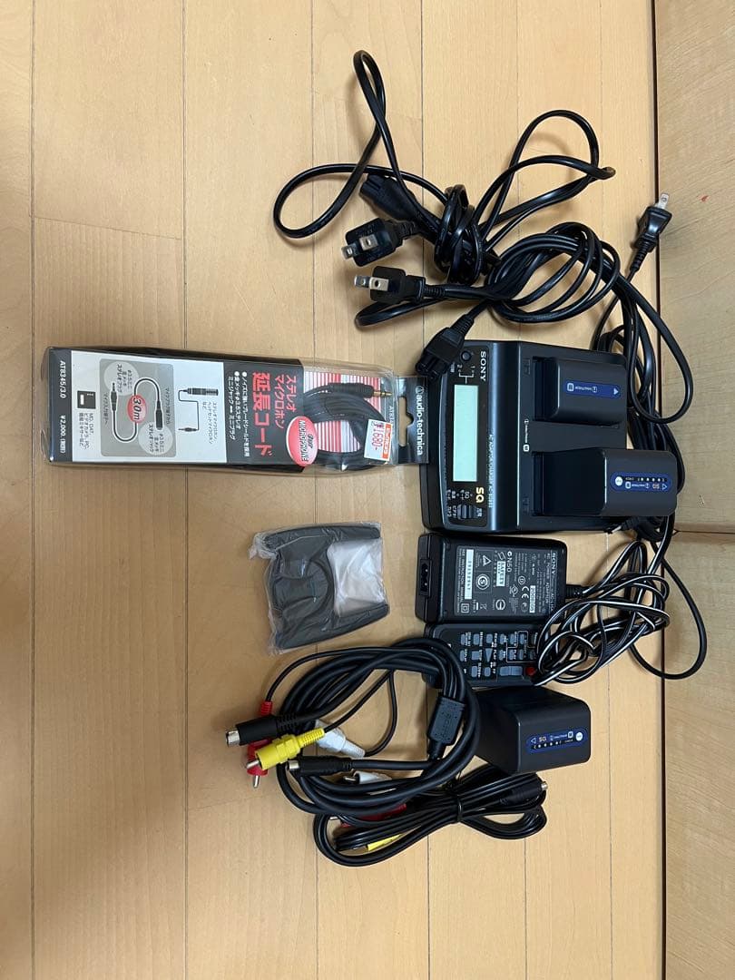 稲*一様 SONY HVR-A1J 付属付 バッテリー 充電器等