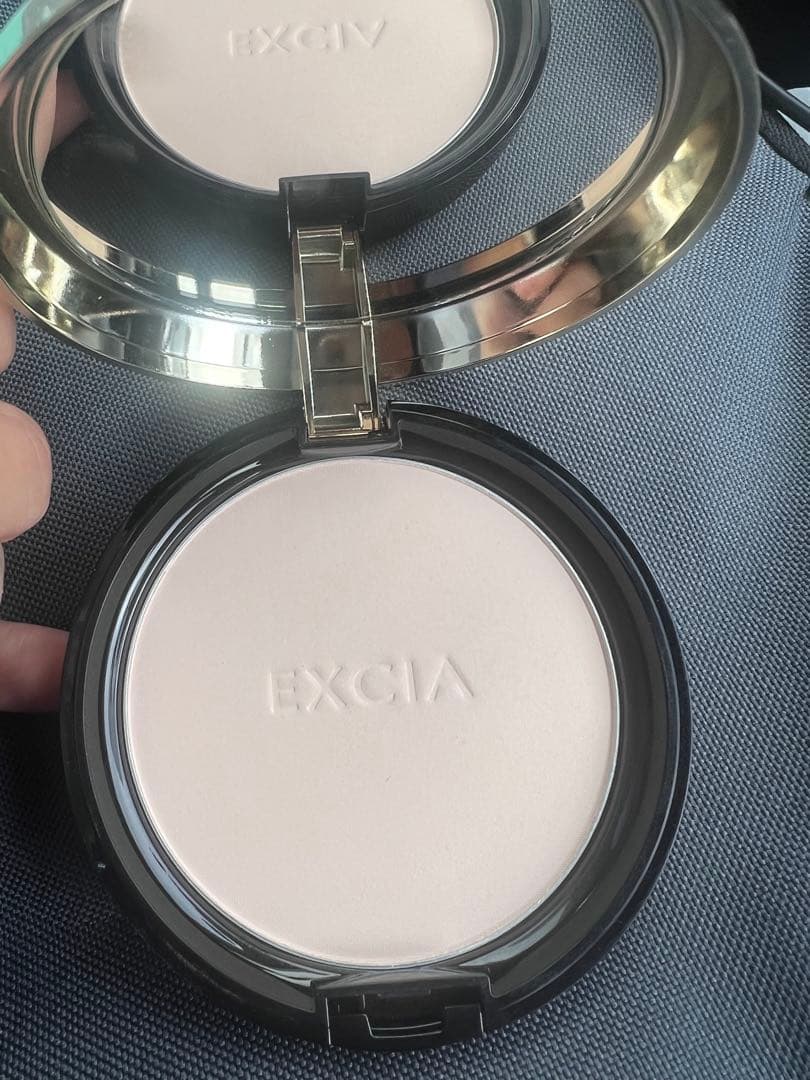 アルビオン エクシア　フェイスパウダー新品同様