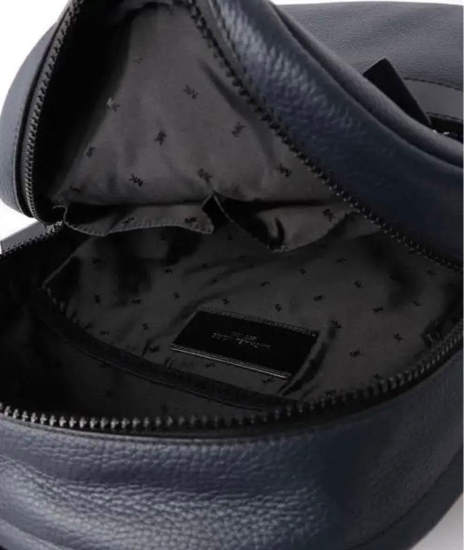 新品タグ付き　マイケルコース　バックパック　リュック 通勤　カジュアル　牛革