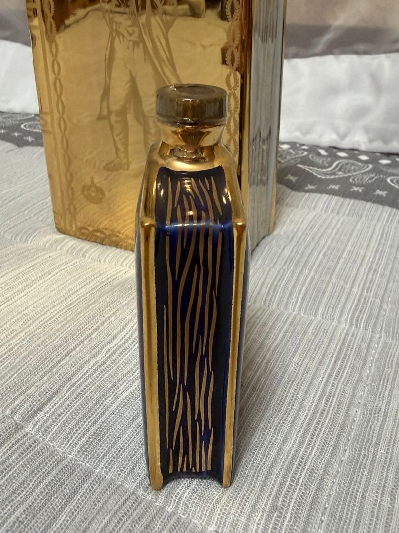 【未開栓】カミュ ナポレオンブック ゴールド 700ml 替栓付き＆ミニブック付