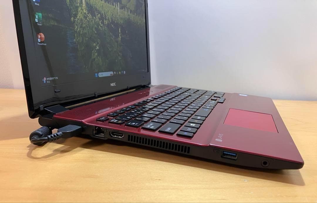 【美品】　COREi3/ SSD256/メモリ8/カメラ/Windows11