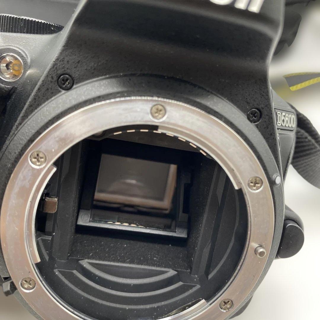専用Nikon D5600 ダブルズームキッ18-55 VR＋70-300 VR