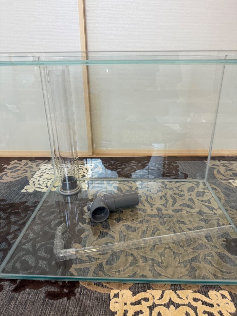 60.45.45オーバーフロー水槽 透明ガラス パイプ付き