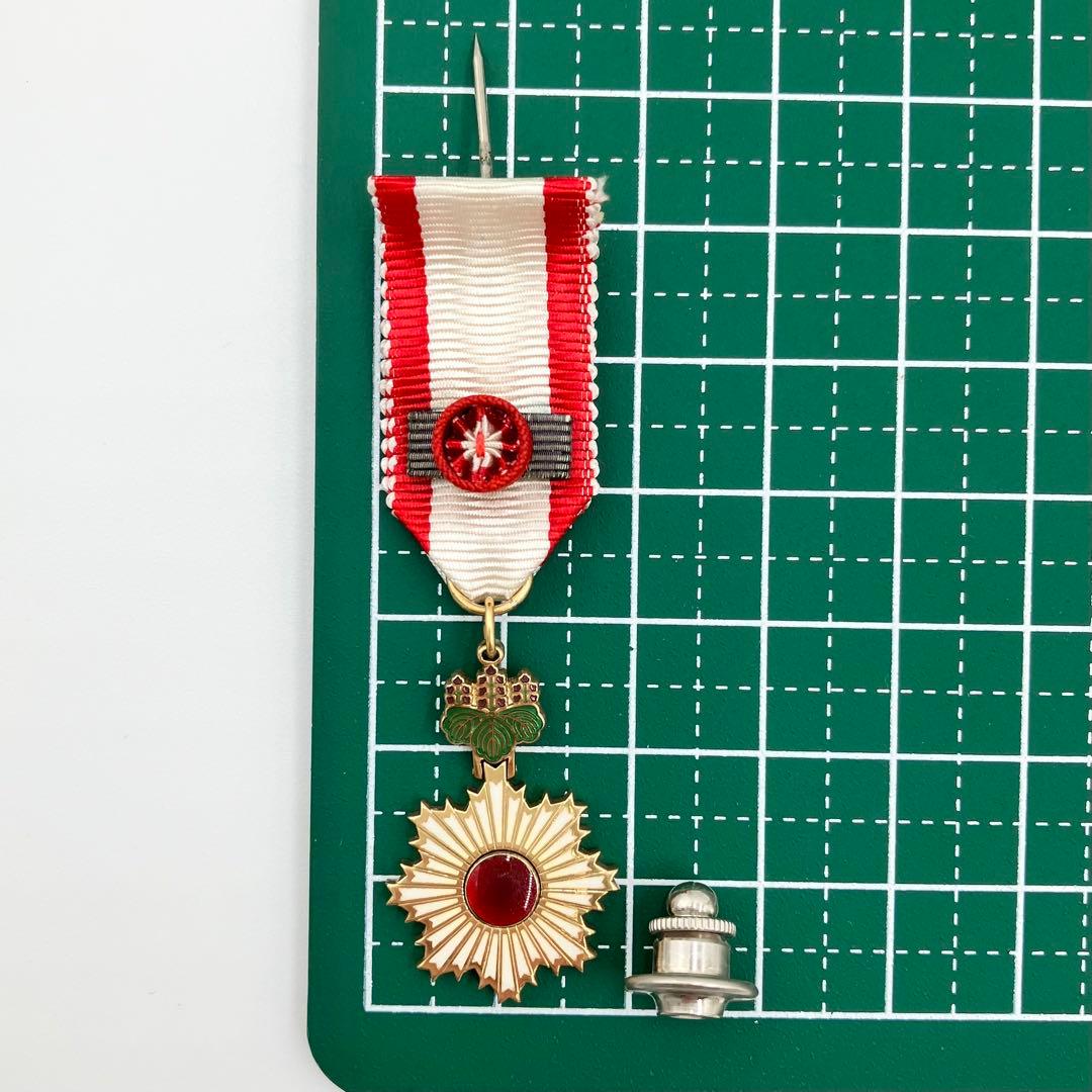 旭日三等章　略章勲章