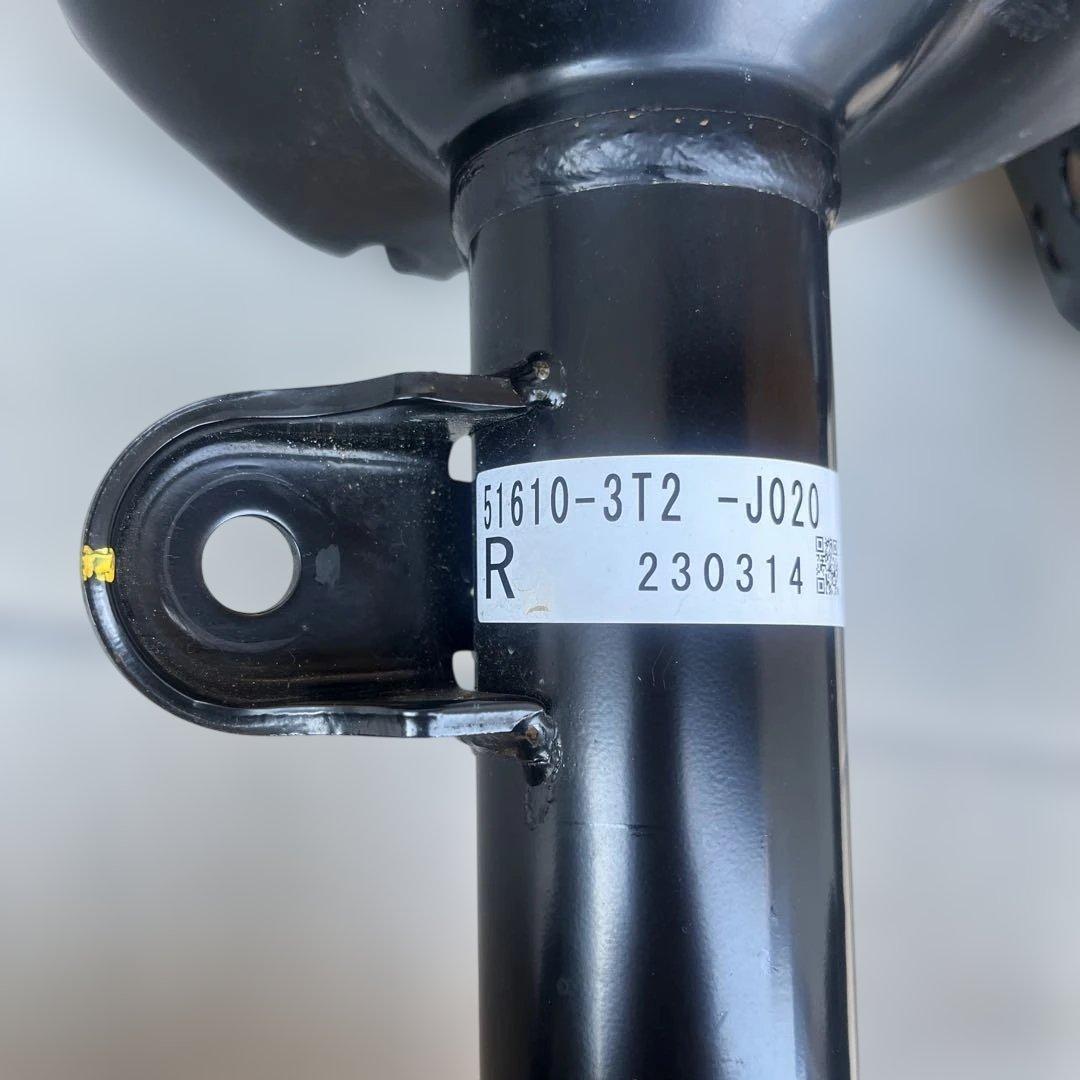 くぼたけいステップワゴン　純正　サスペンションキット ブラック