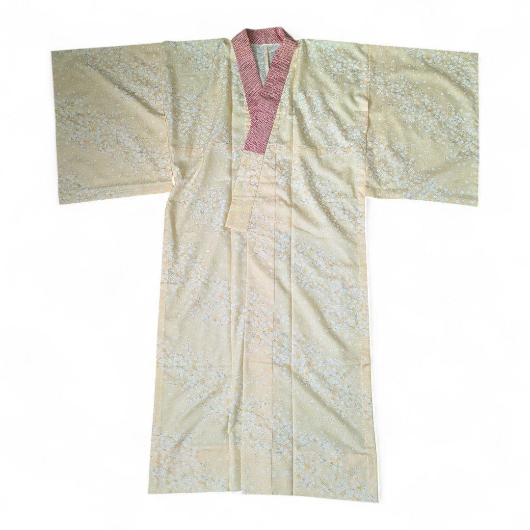 きものやまと誂製 カラー長襦袢 薄黄地に桜 半襟付き