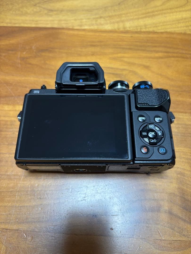 OLYMPUS OM-D E-M10 MarkIII ダブルズームキット オマケ