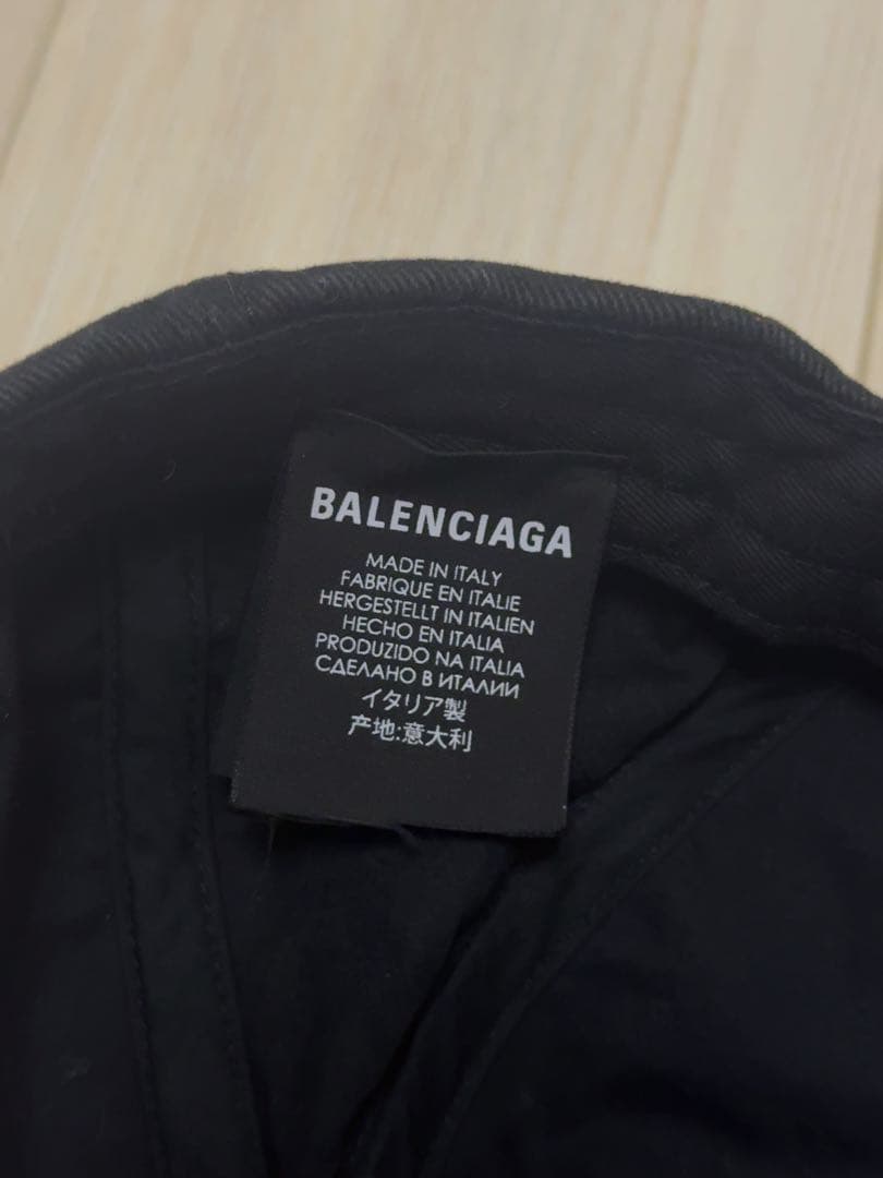 BALENCIAGA ベースボールキャップ