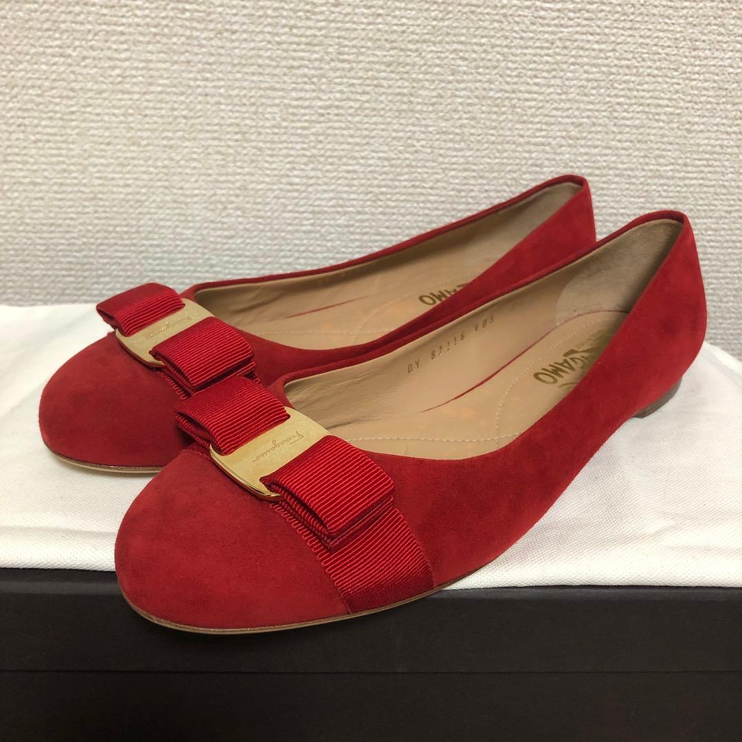 フェラガモ パンプス フラット　VARINA ￼￼71/2D