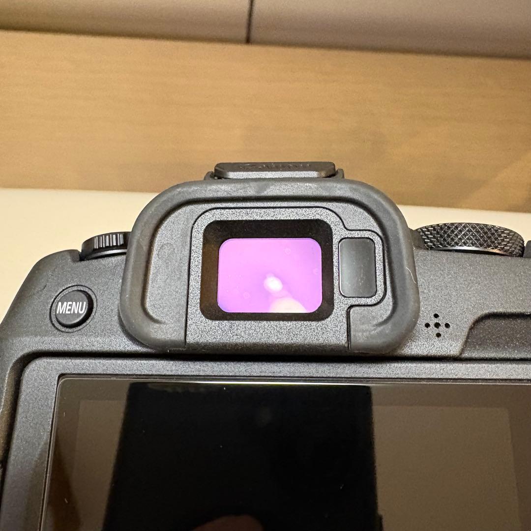 Canon EOS R8 ボディ　フルサイズミラーレス