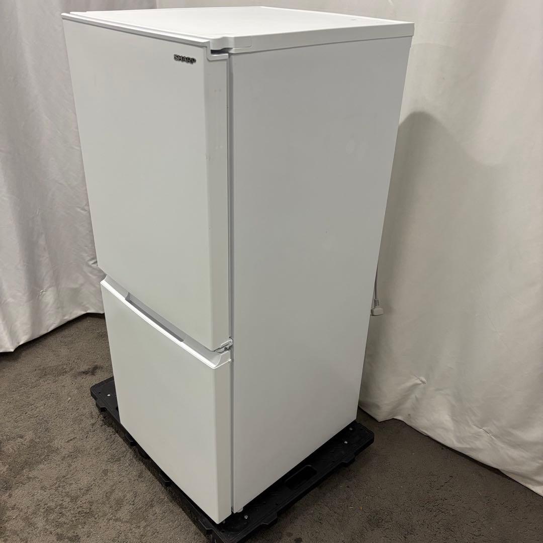 153❤️冷蔵庫　SHARP　一人暮らし　小型　両開き　綺麗　安い　中古　設置無料