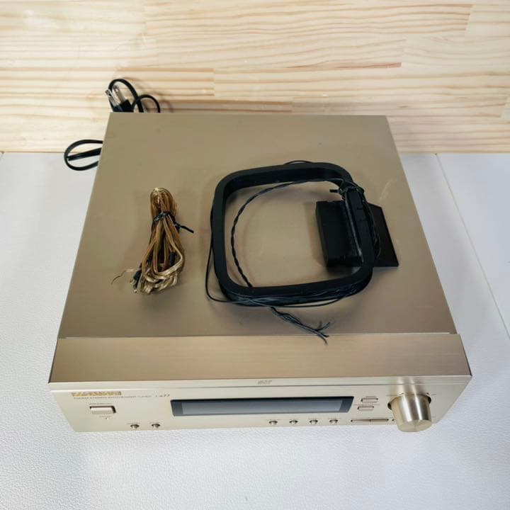 SANSUI 高感度高音質　チューナー　T-α77