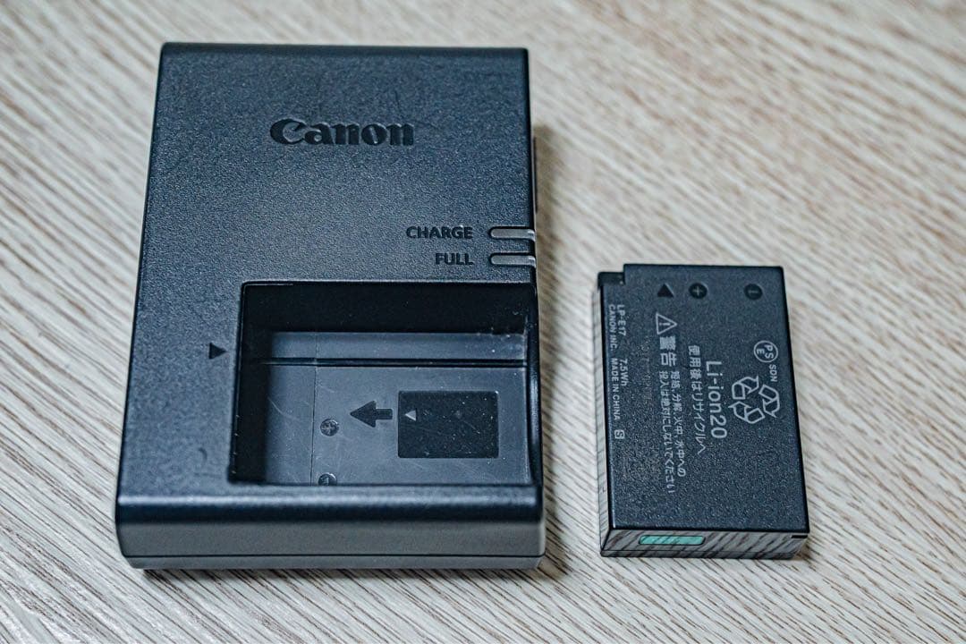 w*。様 Canon EOS kissx9i +単焦点レンズセット