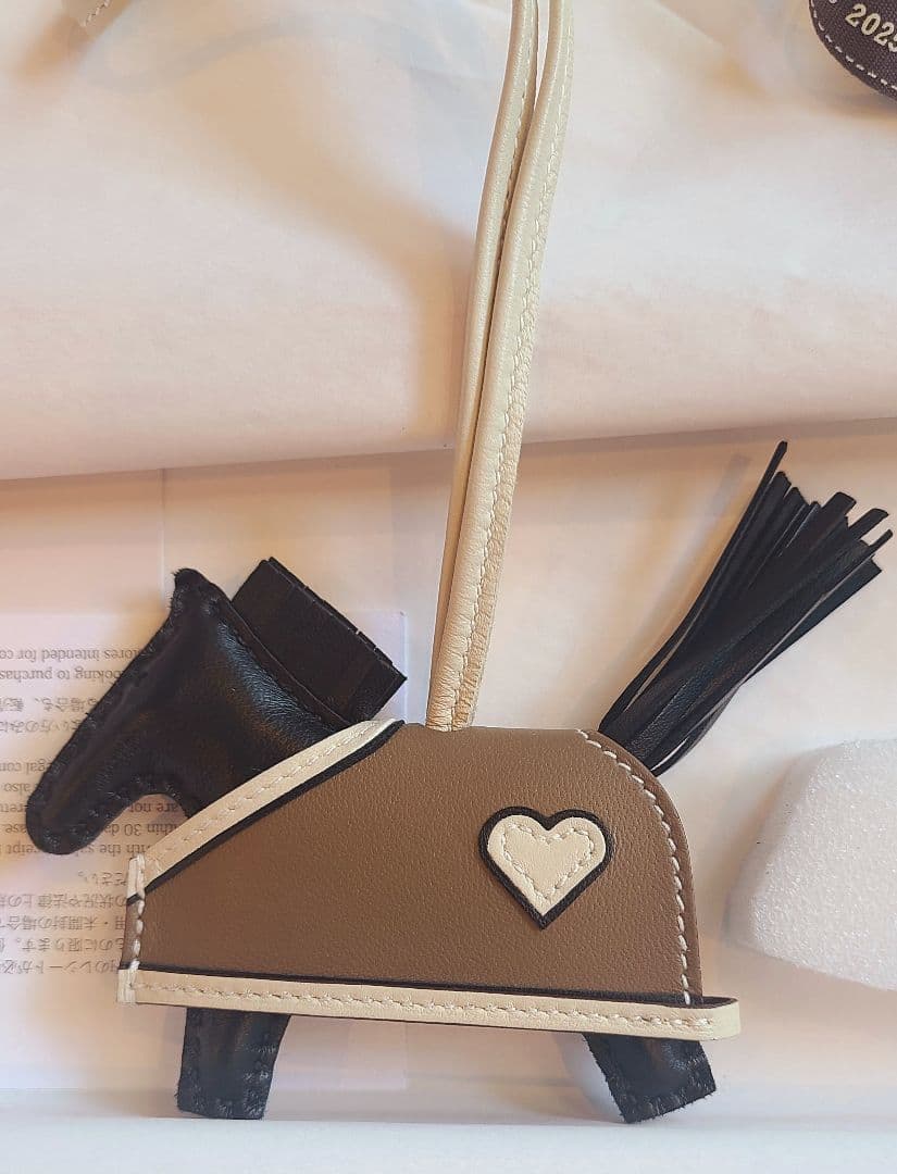 新品未使用エルメス　PMロベオクール　ロデオチャーム　新作　ノワール　エトゥープ