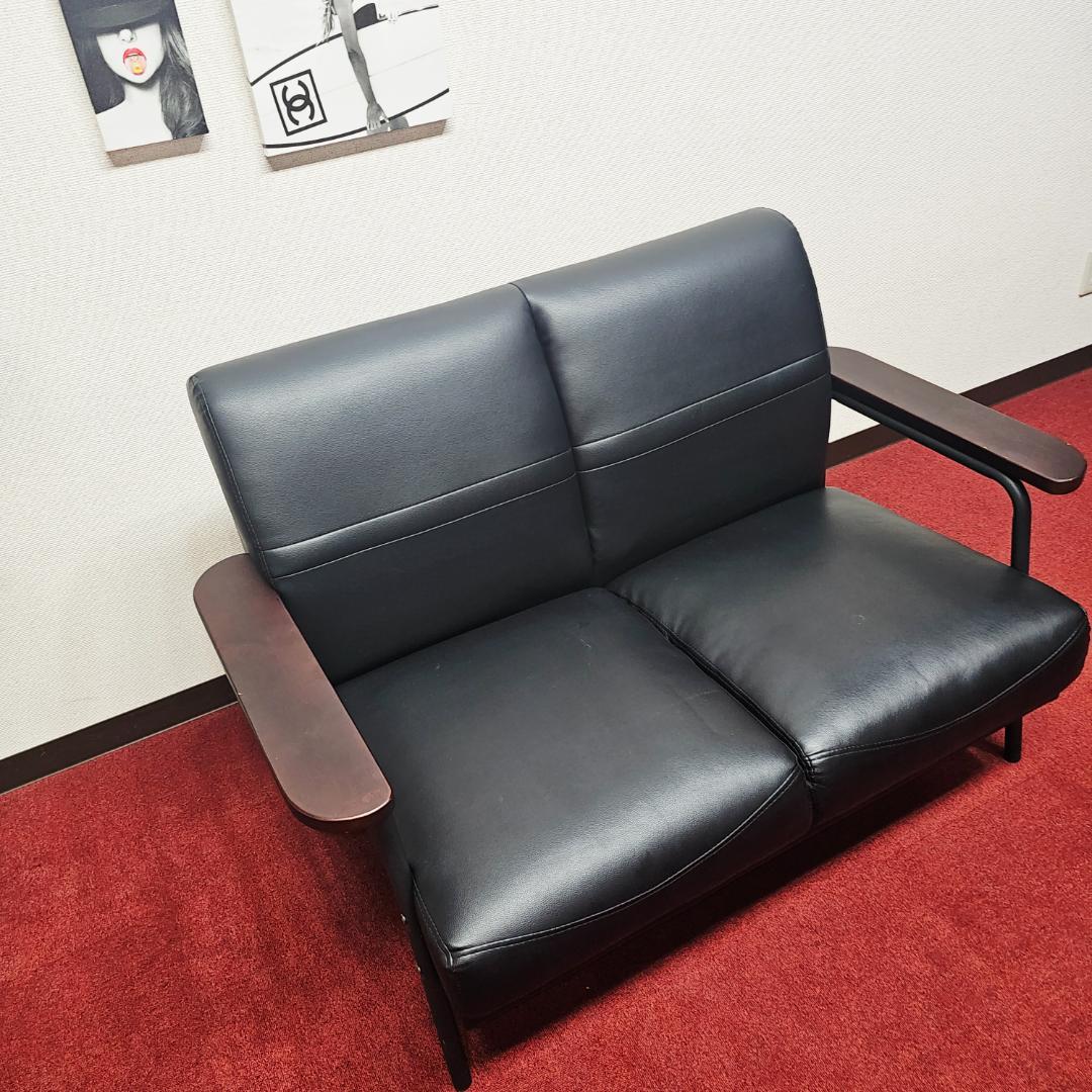 美しい黒いソファ 2人分