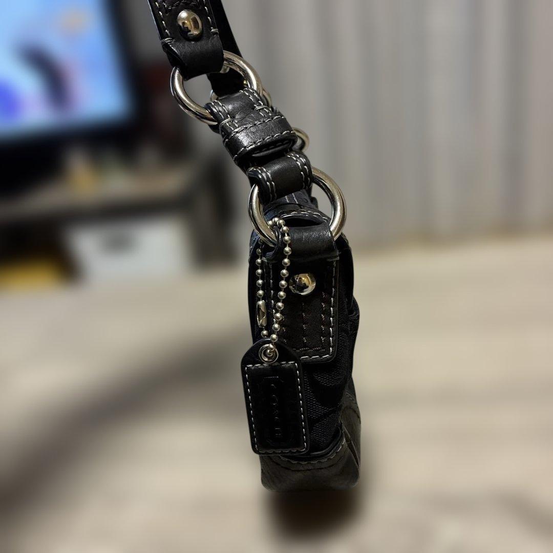 黒いキャンバスショルダーバッグ