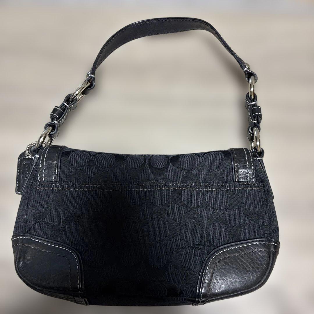 黒いキャンバスショルダーバッグ