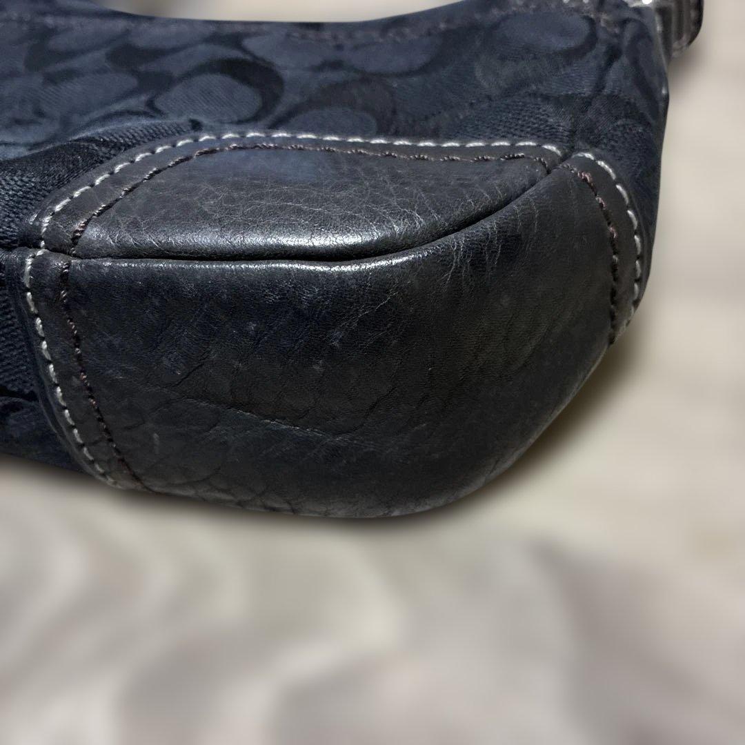 黒いキャンバスショルダーバッグ