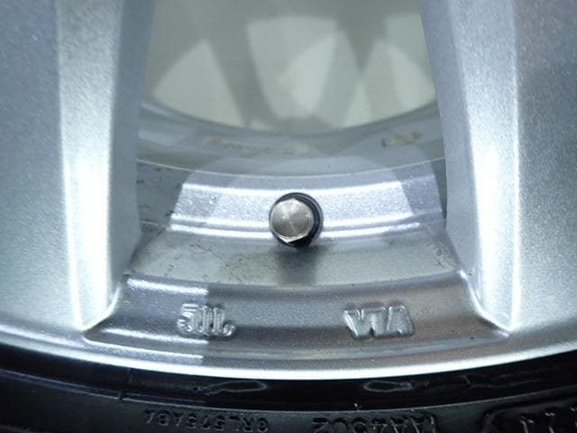 B1039【送料無料】スタッドレスタイヤ 225/65R17 4本セット