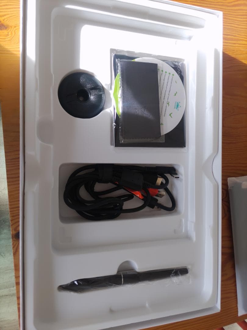 HUION 液タブ Kamvas 13 液晶ペンタブ 充電不要ペンPW517