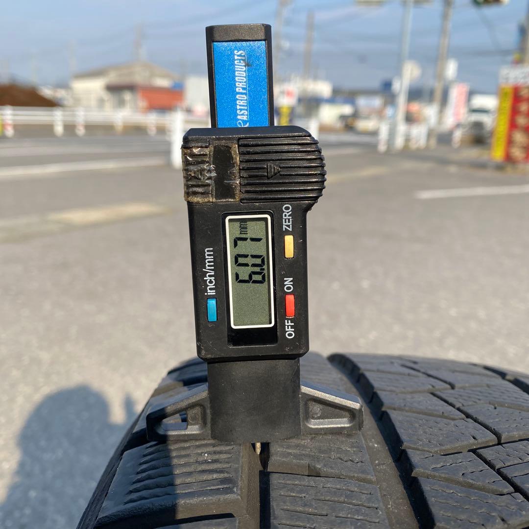 中古溝ありピレリスタッドレスセット90系ノア、ヴォクシー205/60R16
