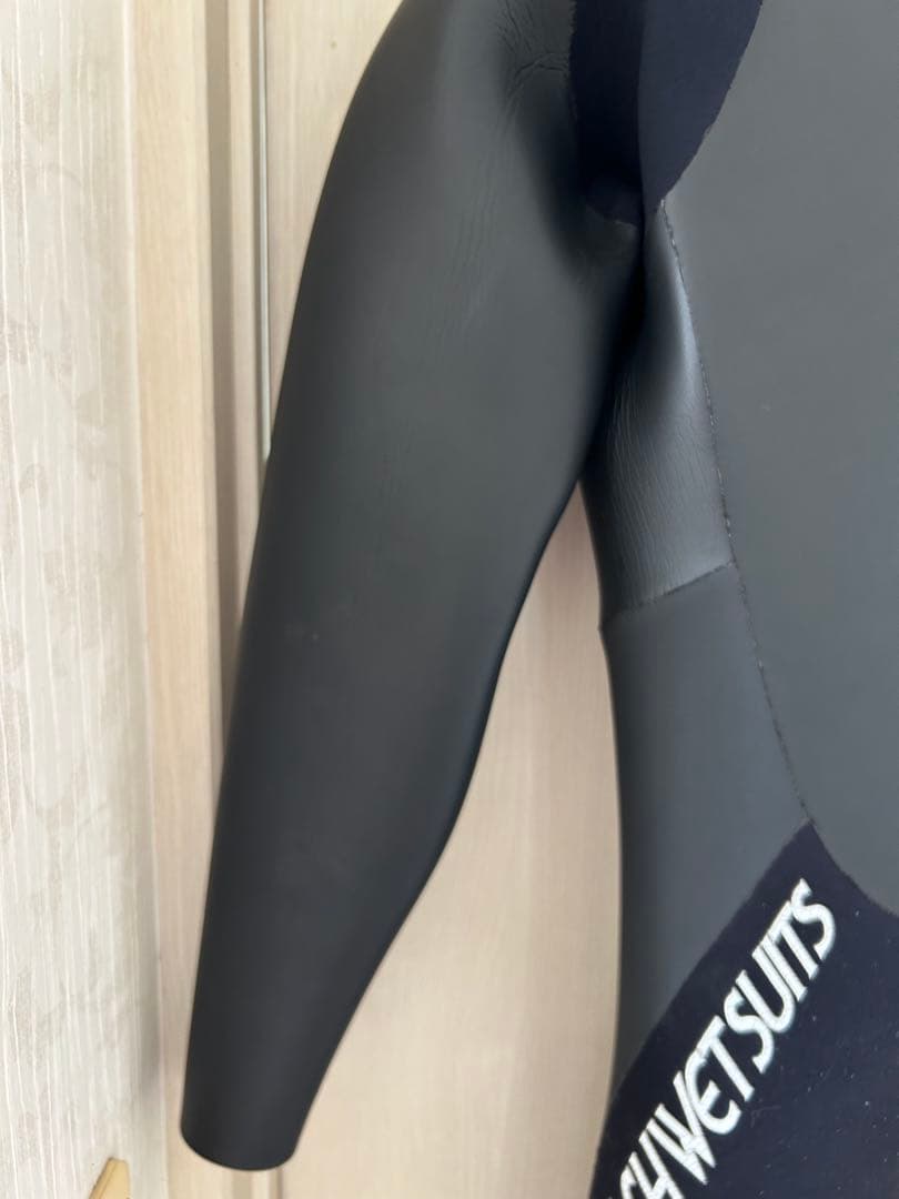 そろそろ冬支度　RASH ラッシュウェットスーツ　セミドライ　L