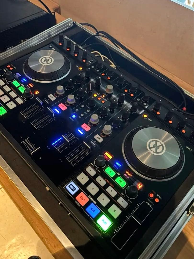 TRAKTOR KONTROL S4 MK2 DJコントローラー