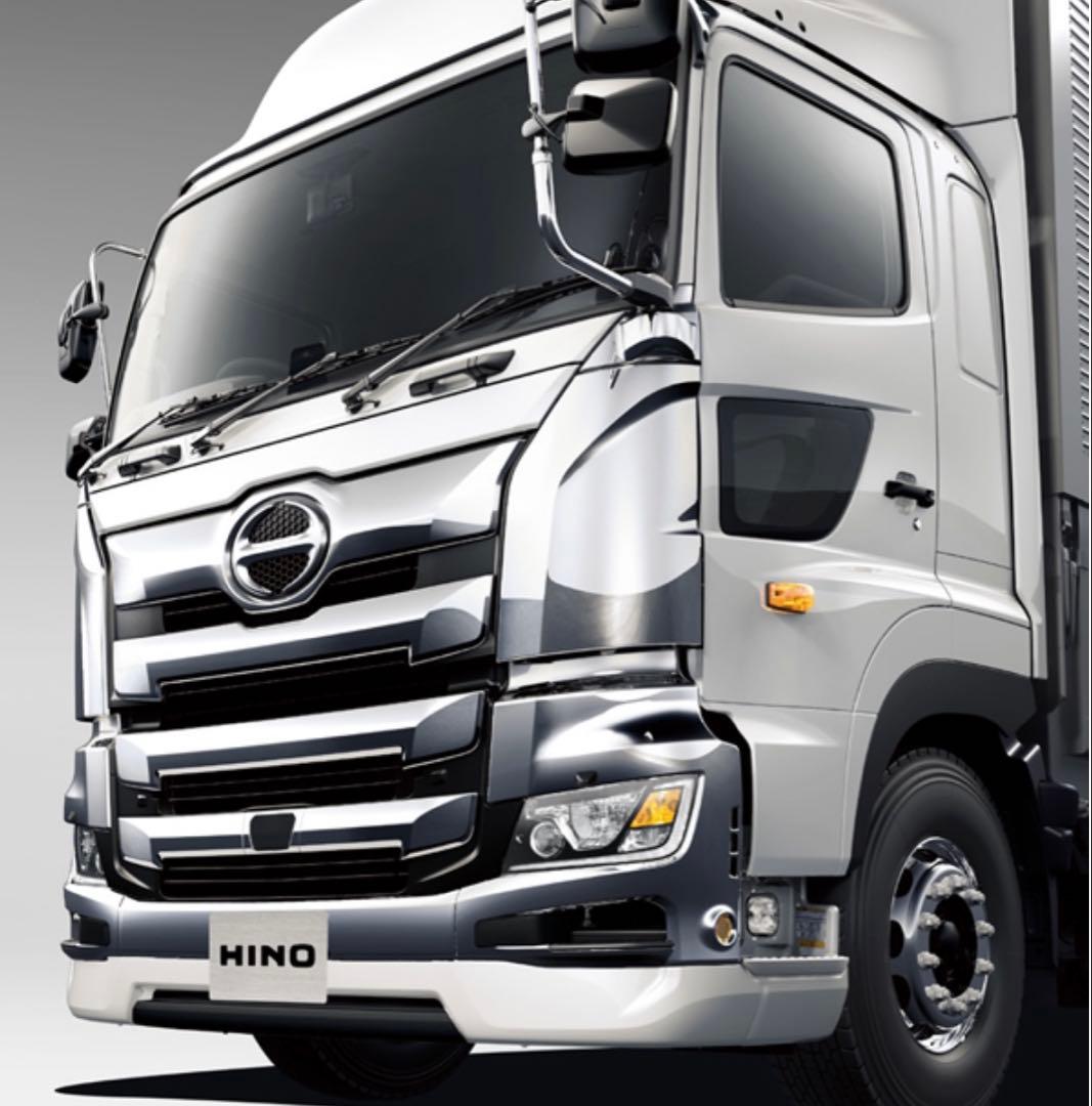 も*お様 日野　17 プロフィア　メッキグリル メッキフロントバンパー　セット