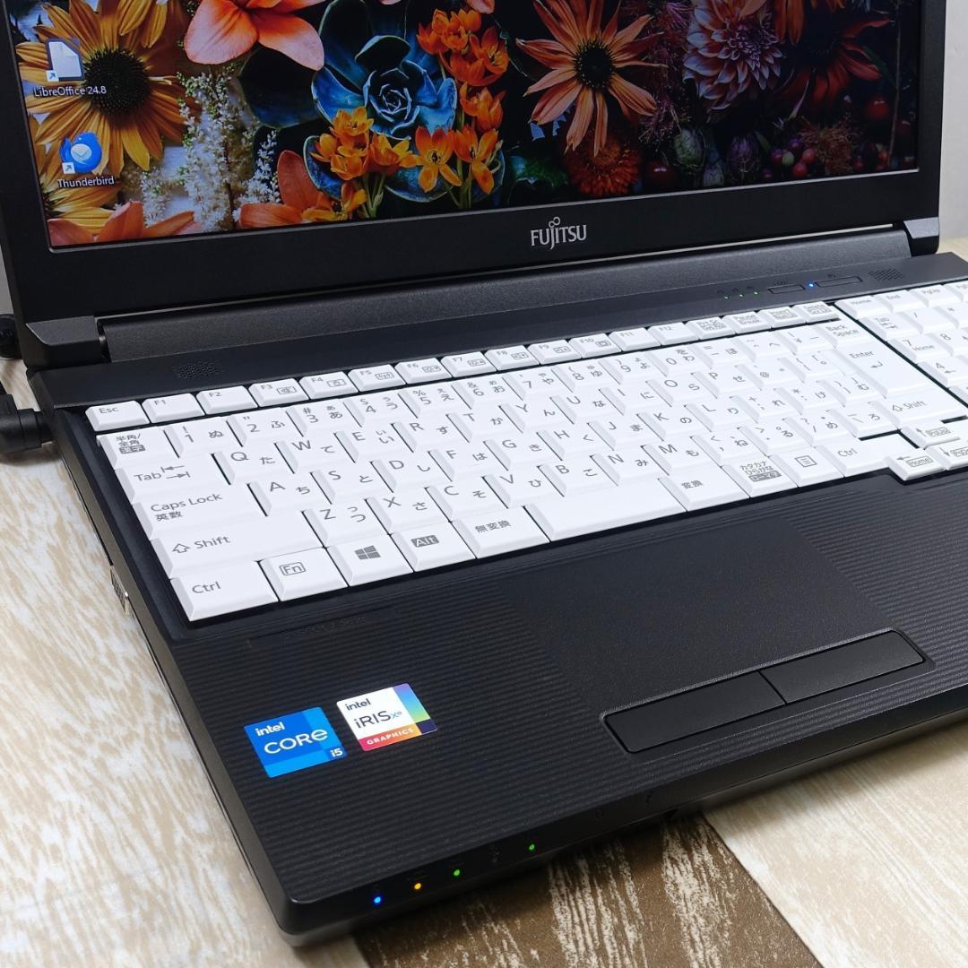 未使用に近い神速の２０２３年製✨１１世代ｉ５に超高速ＳＳＤ＆大容量１６ＧＢメモリ