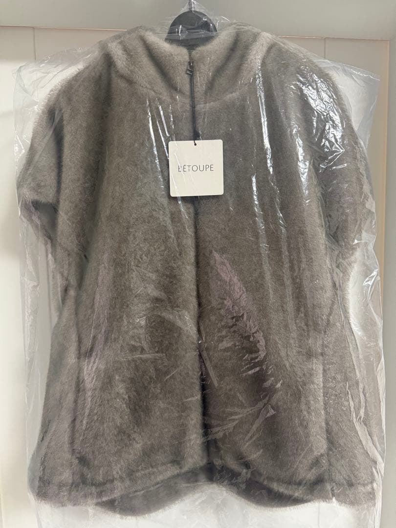 m*！様 新品未使用BÉTOUPE ECOPEL Furフーディーベスト