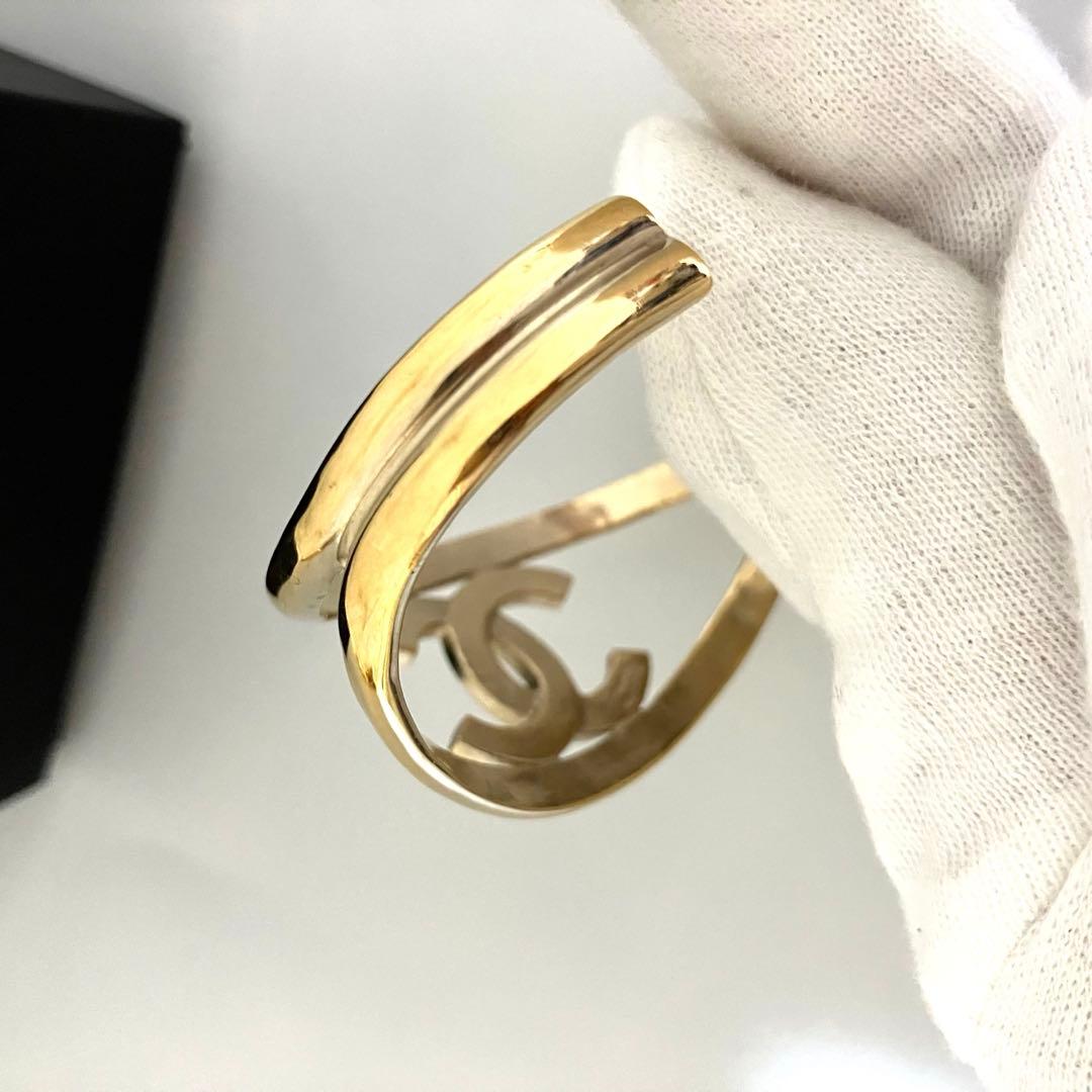 CHANEL シャネル CCロゴバングル ゴールド