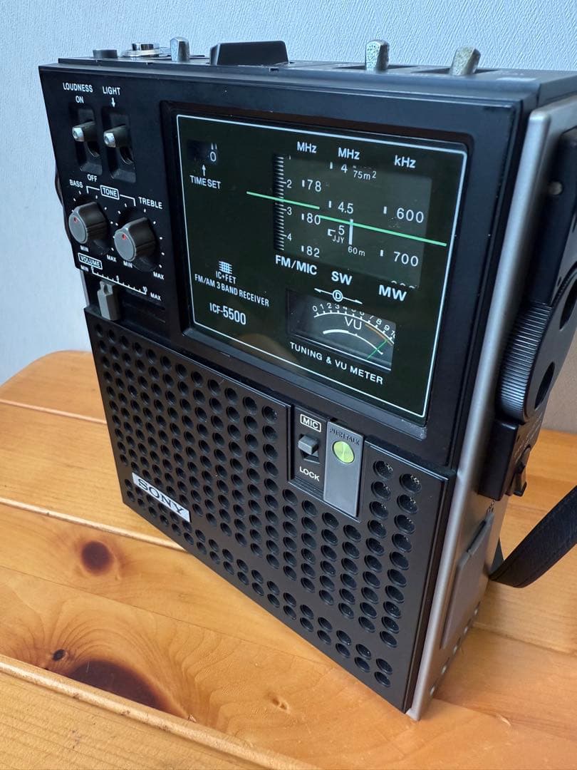 SONY ICF-5500 ポータブルラジオ　ケース付