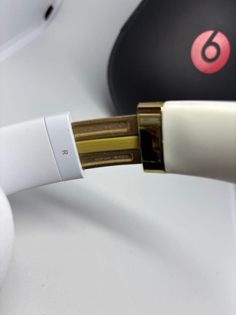 【超美品】 Beats Studio3 Wireless ホワイト　ケース付き