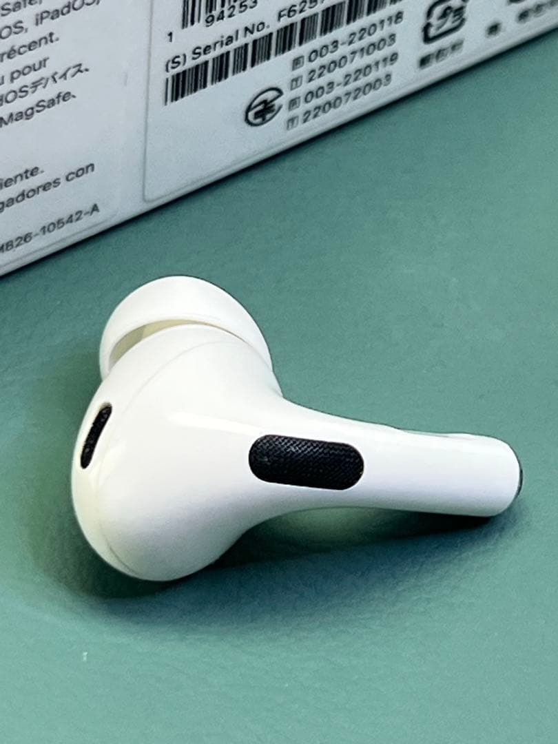 AirPods Pro（第2世代／USB-Cモデル）の右耳のみの出品美品
