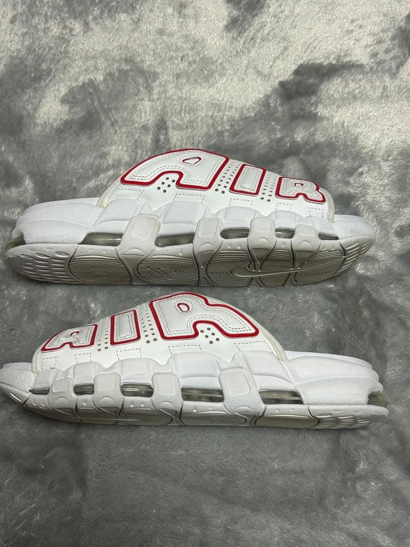 NIKE エアモアアップテンポ スライド 赤×白27cm