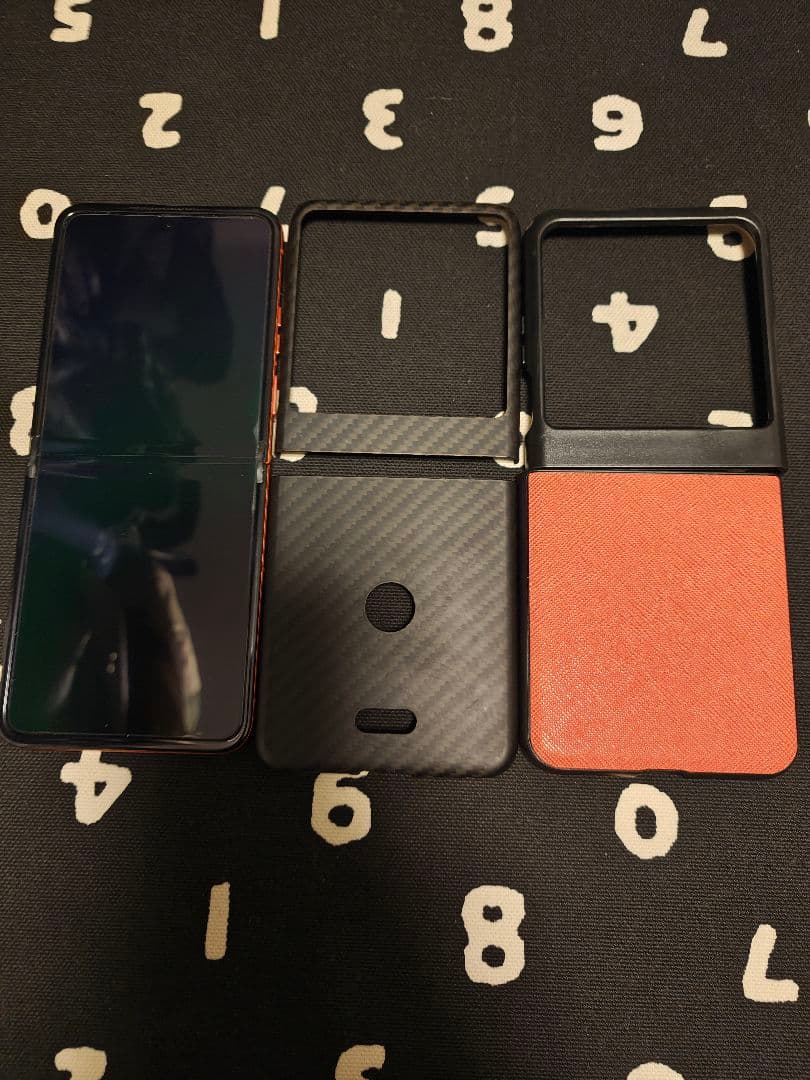 か*ん様 Motorola razr 50 SIMフリー　12+512GB オマ