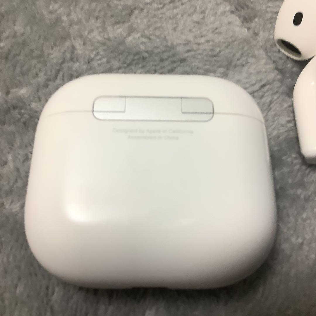 AirPods本体 ホワイト 充電ケース付き　Ａ3053 第4世代