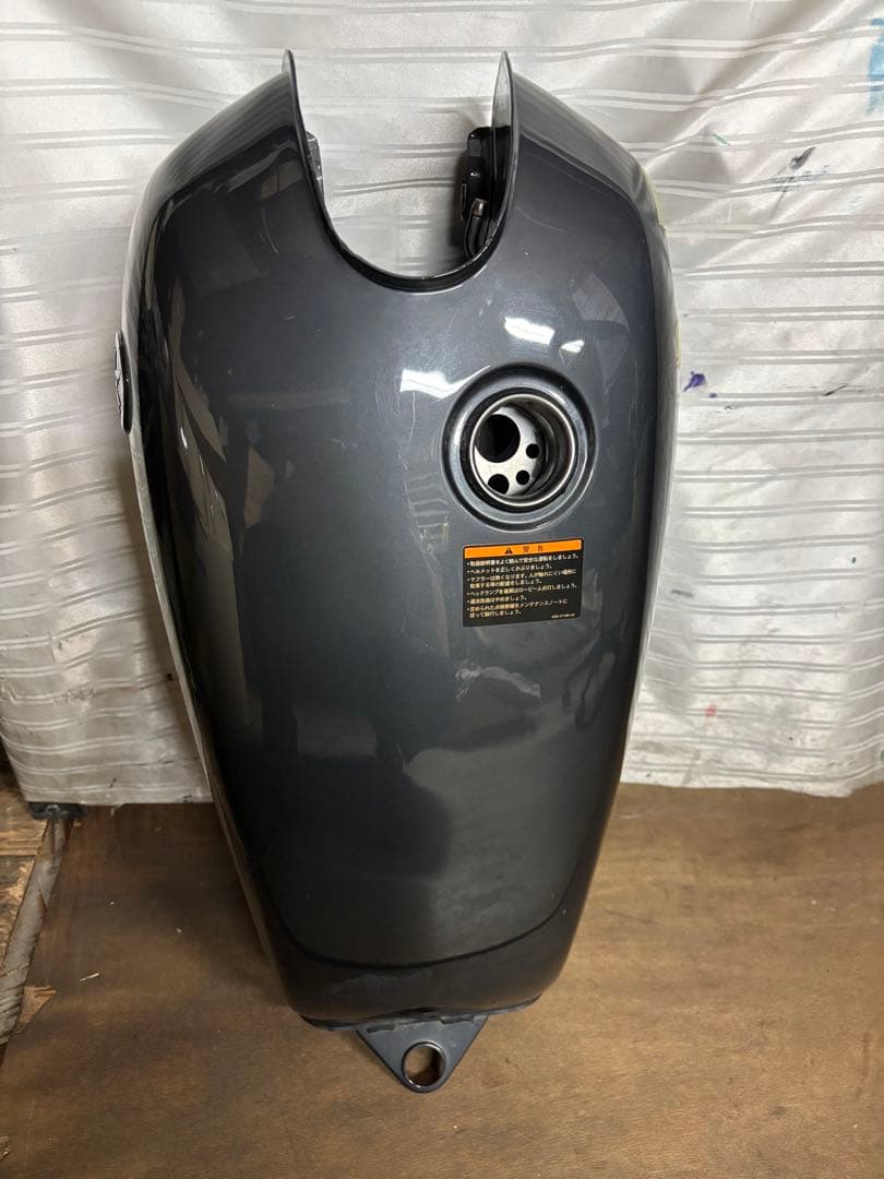 SR400、ファイナルエディションタンク