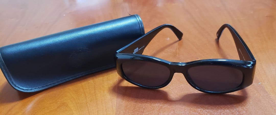 希少ヴィンテージ品　GIANNI VERSACE（ジャンニ・ヴェルサーチ