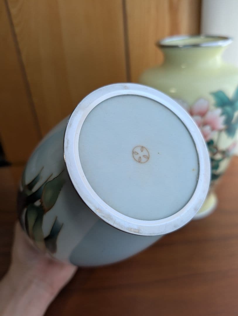 安藤七宝店　カトレア柄花瓶＋牡丹柄花瓶　セット