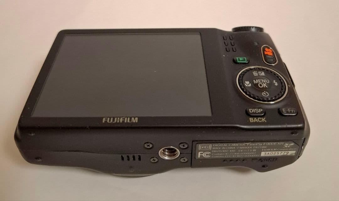 [準美品] スマホに転送可能ファインピックス FINEPIX F900EXR