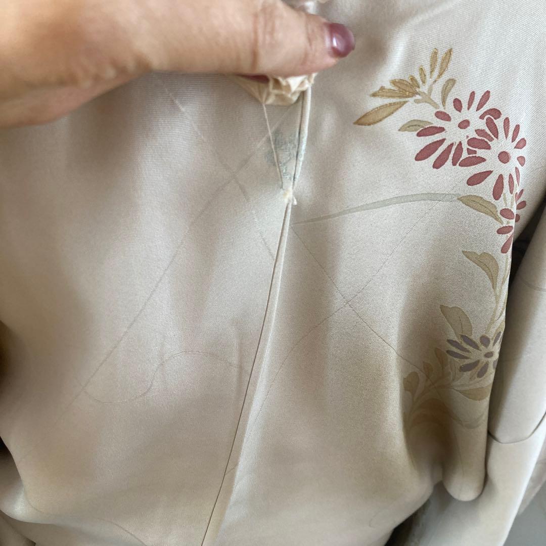 新品　訪問着　菊淡いグレージュ身幅L L ゆったり　金彩　骨格ウェーブ　上品