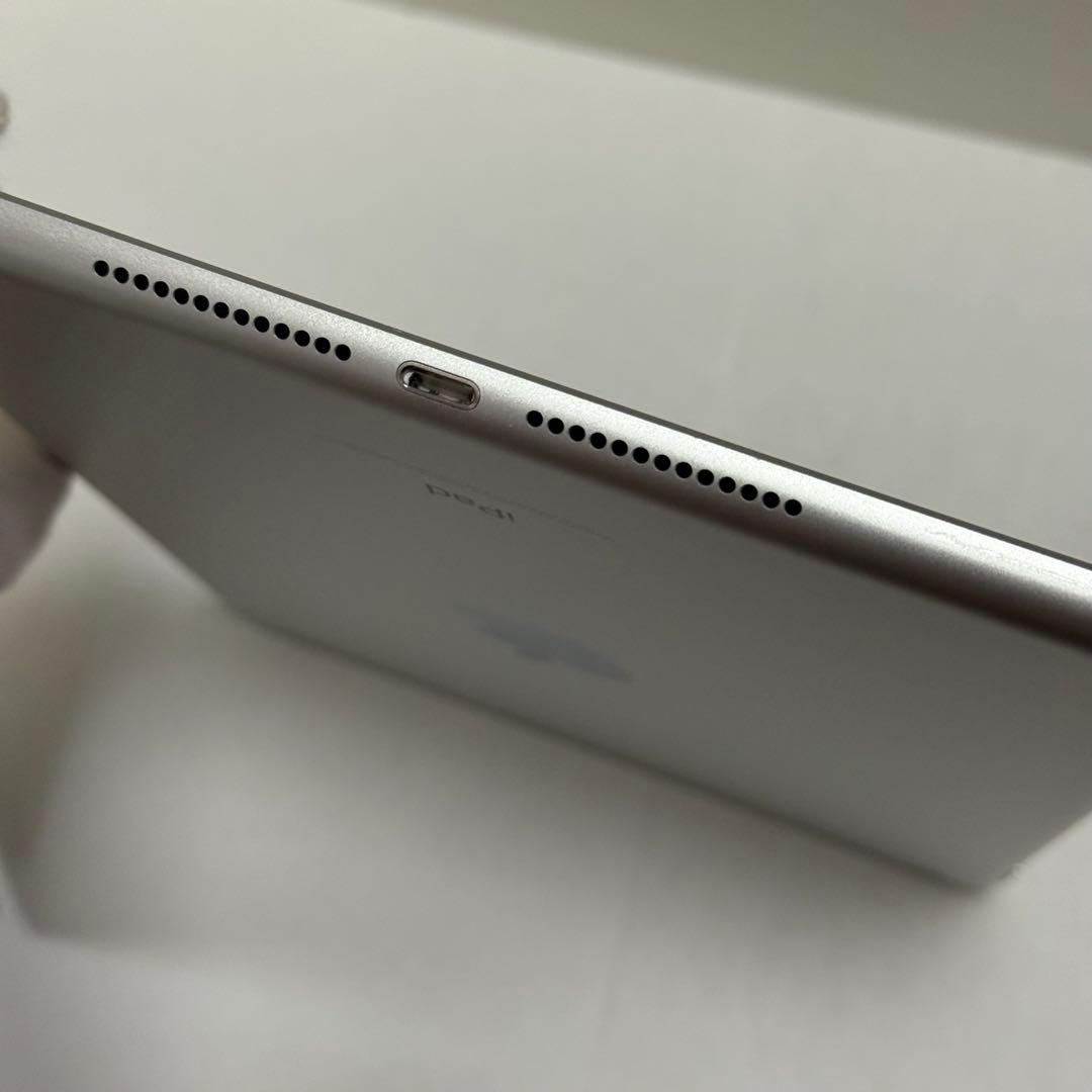 ユ*ー様 iPad 第6世代 128GB シルバー WiFi