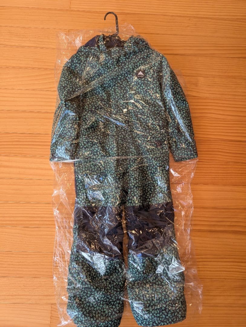 BURTON キッズスノーウェア（同色手袋付！）