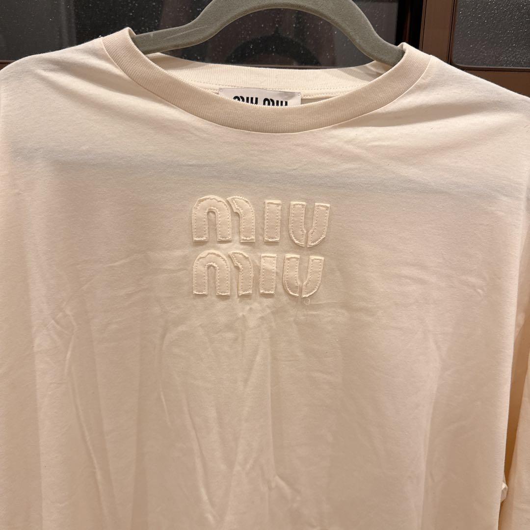 miu miu ロゴ刺繍 長袖Tシャツ クリーム S新品